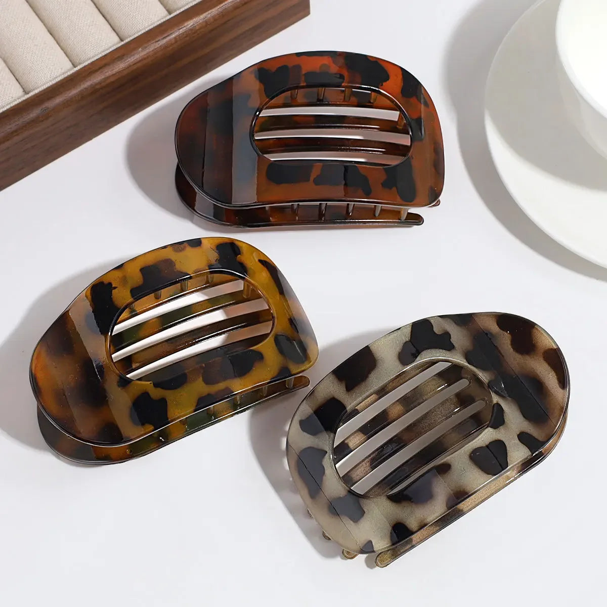 Leopard Matte Oval Hair Claw Clip for Women Fashion Curved Flat Acrylic Barrettes Styling Hair Accessories
