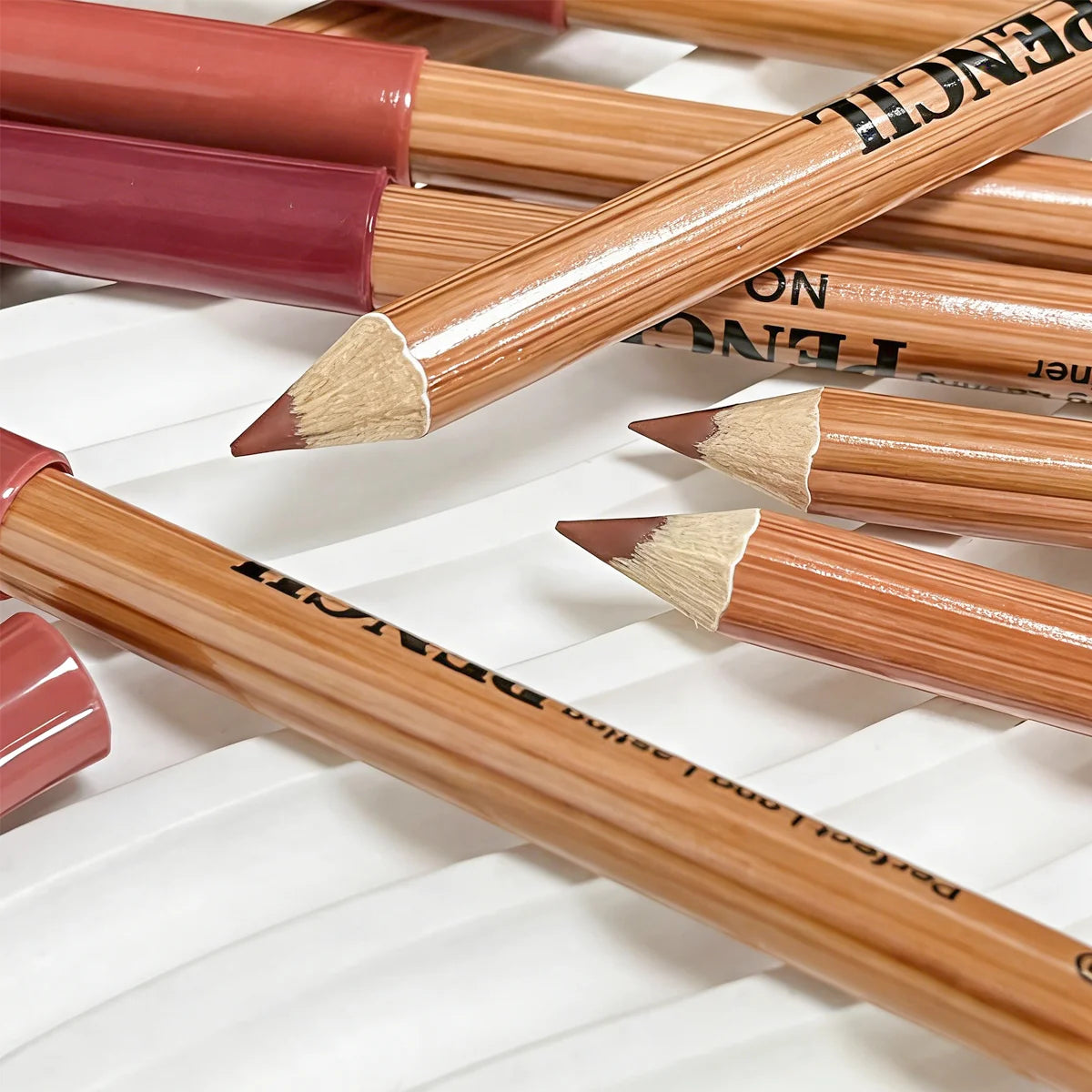 12-color lip liner set, wooden design, can be sharpened, matte nude shades, easy-to-apply lipstick liners