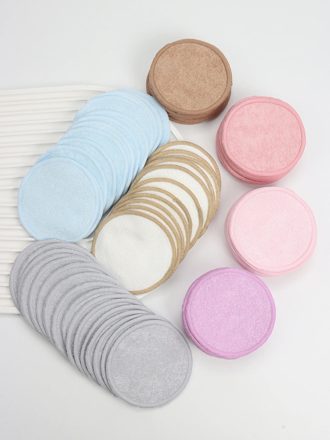 Bamboo Fiber Makeup Remover Pads Are Packed in 6/12/24 Pieces They Are Made from a Mixture of Fibers Extracted from Natural Bamboo.