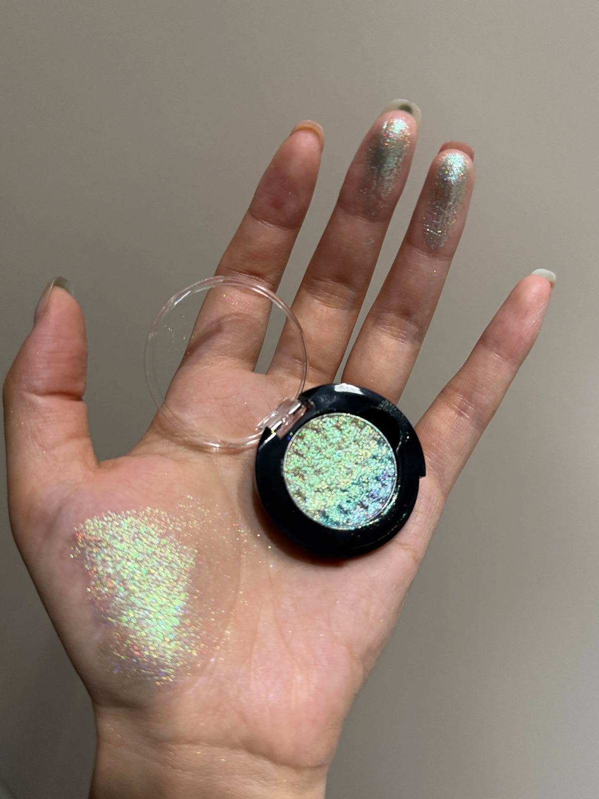 Weaving Chameleon Eyeshadow  Matte Powder Metallic Highgloss Glitter Highlight Longlasting Combined by Self Gift Disk
