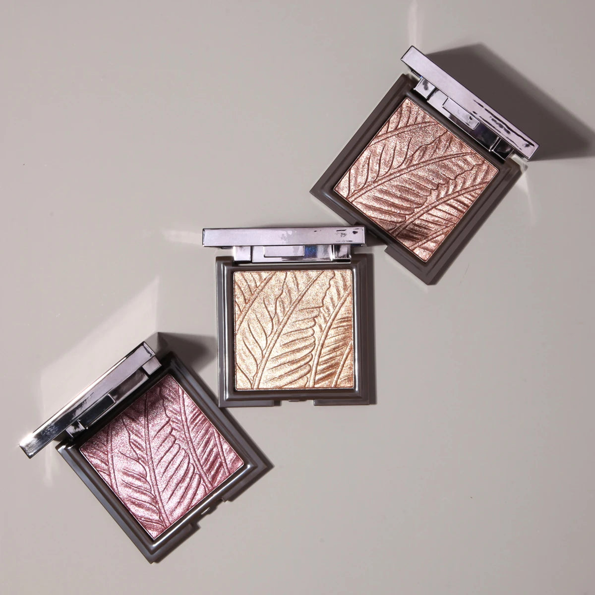 3D Sculpting Bronzer Powder Palette – Brightening & Flawless Finish, Natural Sun-Kissed Glow, Smooth Blendable Formula for Defined & Radiant Makeup Look