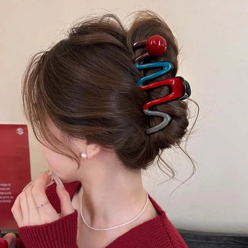 New Fashion Red Wave Hair Claw Clip for Women Korean Sweet Acrylic Bead Large Shark Clip Ponytail Headwear Hair Accessories