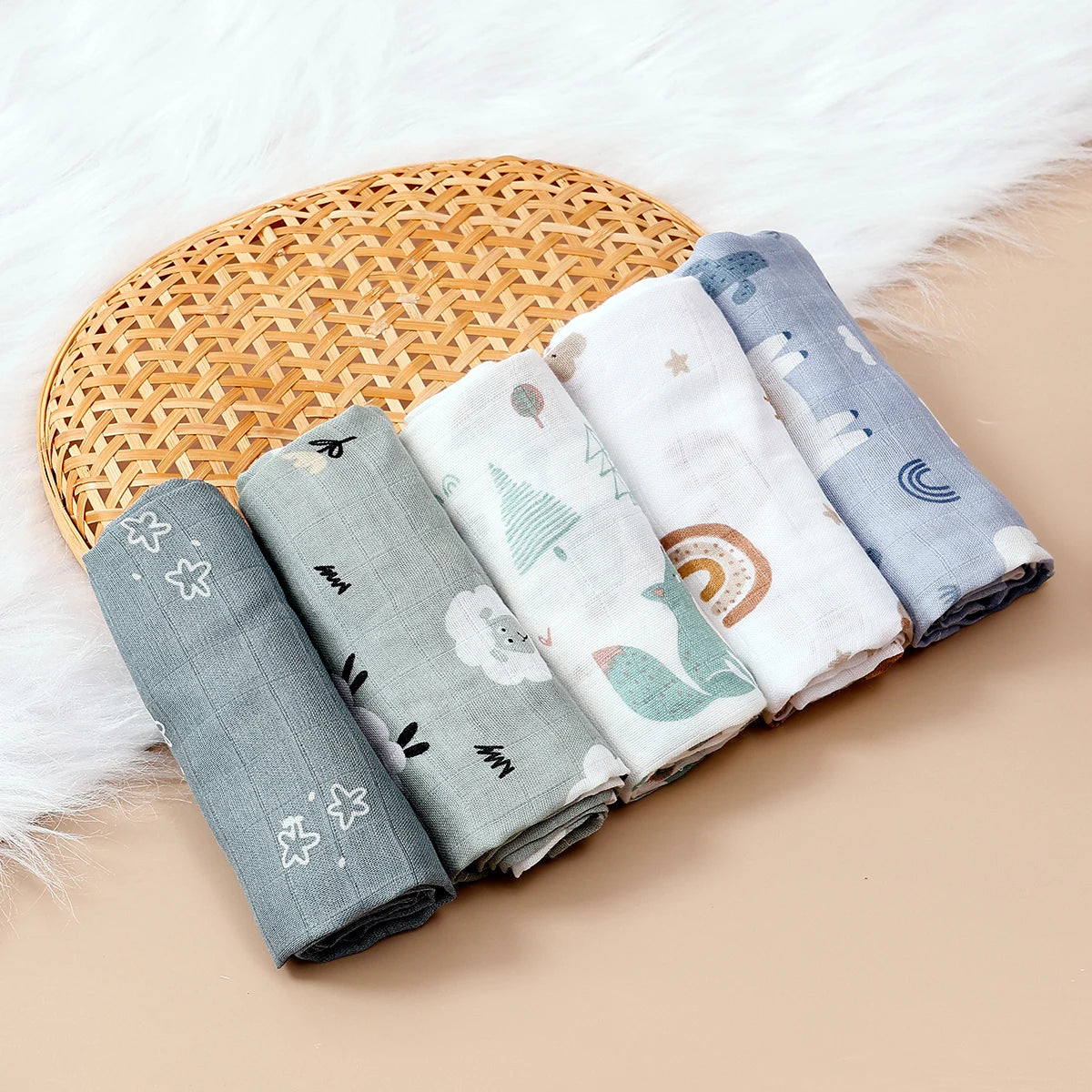 Happyflute 60x60CM Bamboo Cotton Muslin Square Towels 5-Piece Set Soft Gauze Wipes for Baby Face And Bath Newborn Baby Bibs