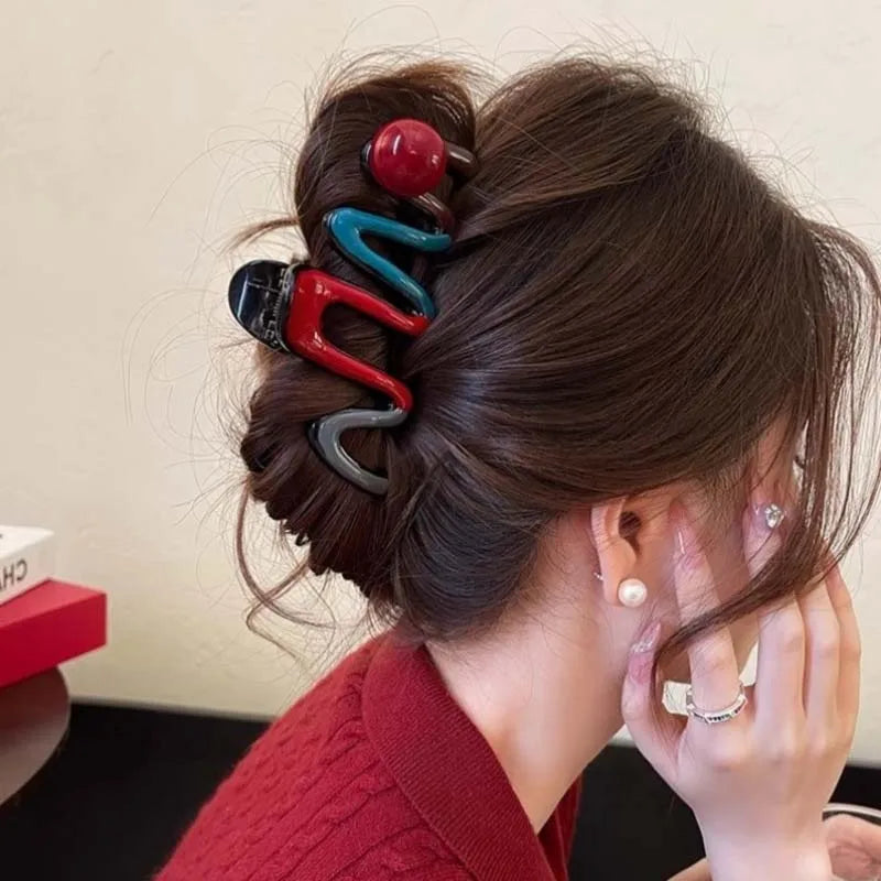 New Fashion Red Wave Hair Claw Clip for Women Korean Sweet Acrylic Bead Large Shark Clip Ponytail Headwear Hair Accessories