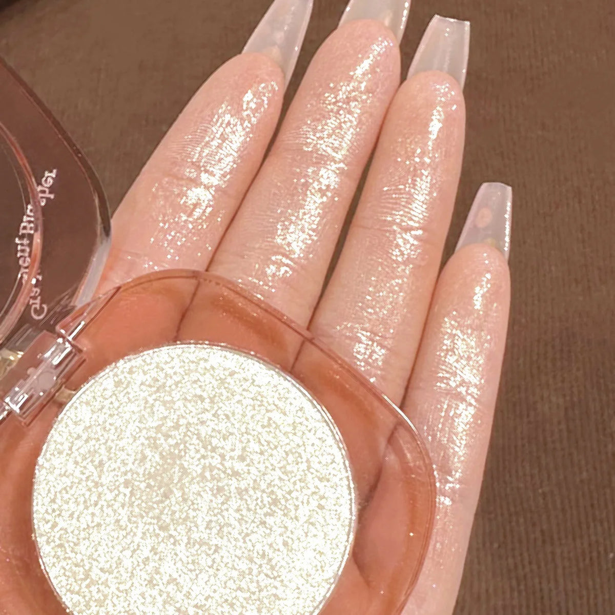 Vientiane Highlighter Powder Palette with Fine Shimmer and Diamond-like Highlights and Contour Powder,Creamy Mousse Texture