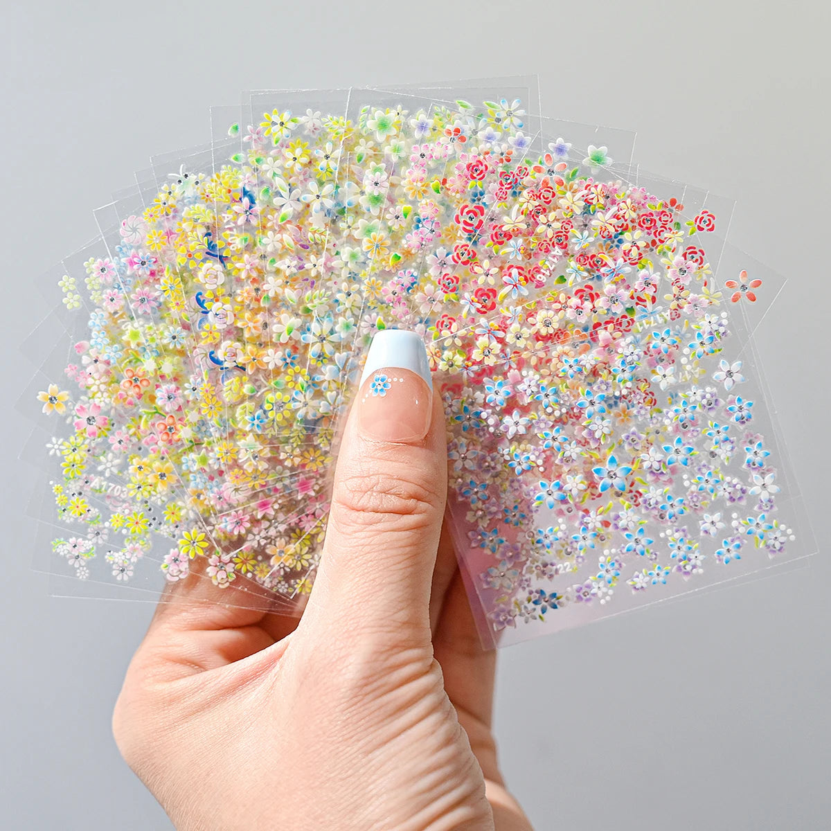 30pcs/set Luminous Children's Cartoon Rabbit Nail Stickers Glow in the Dark Cute Flower Nail Decals Adhesive Kawaii Kids Sticker