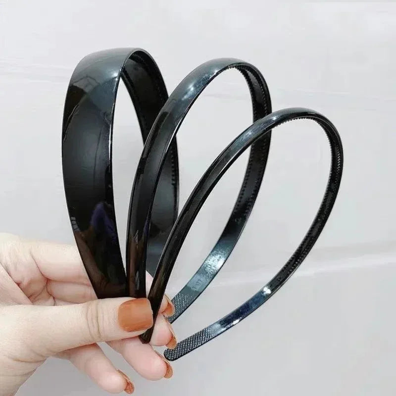 Women Simple Black Headbands Fashion Black Color Casual Hair Accessories Plastic Head Band with Insection for Girls Toiletry