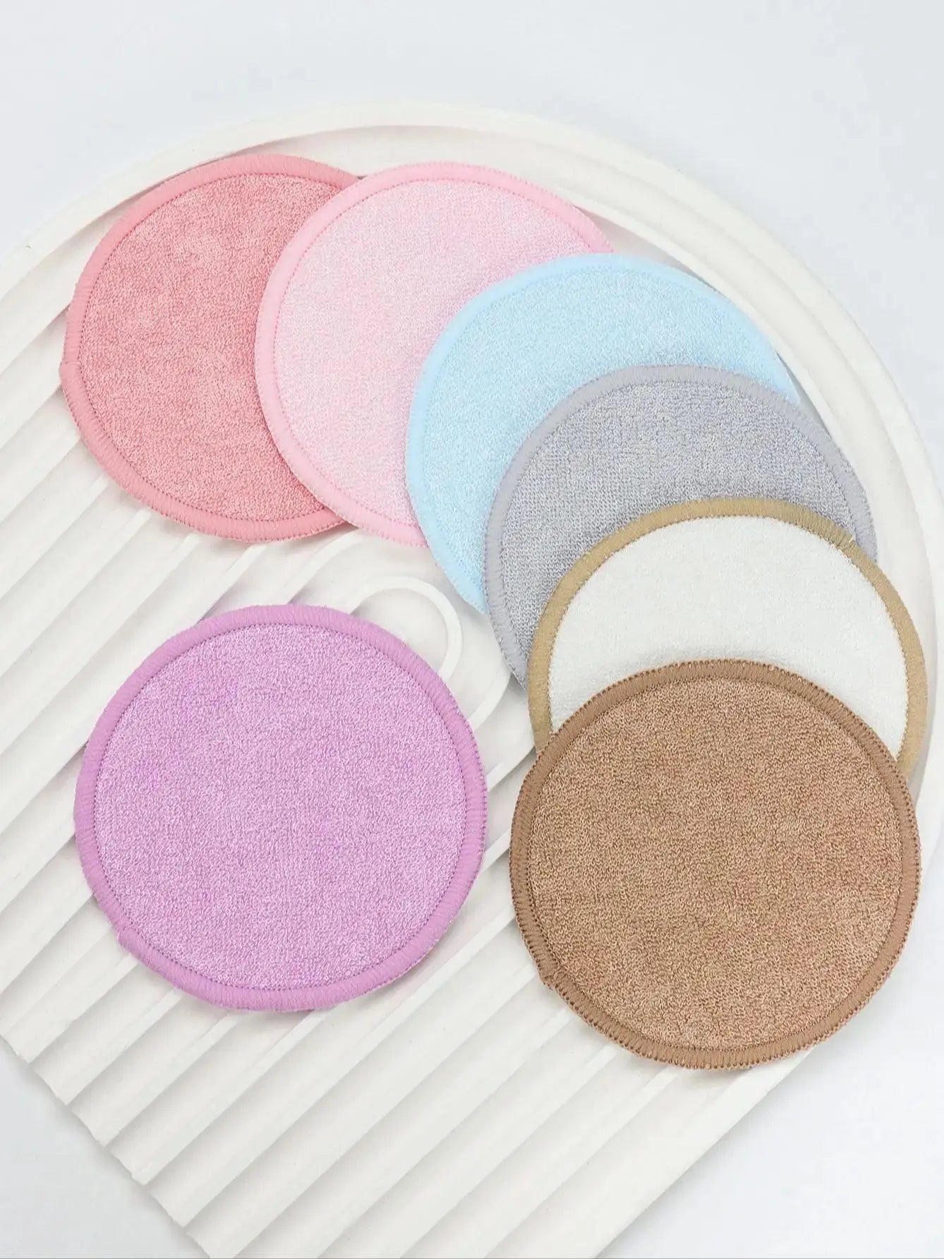 Bamboo Fiber Makeup Remover Pads Are Packed in 6/12/24 Pieces They Are Made from a Mixture of Fibers Extracted from Natural Bamboo.