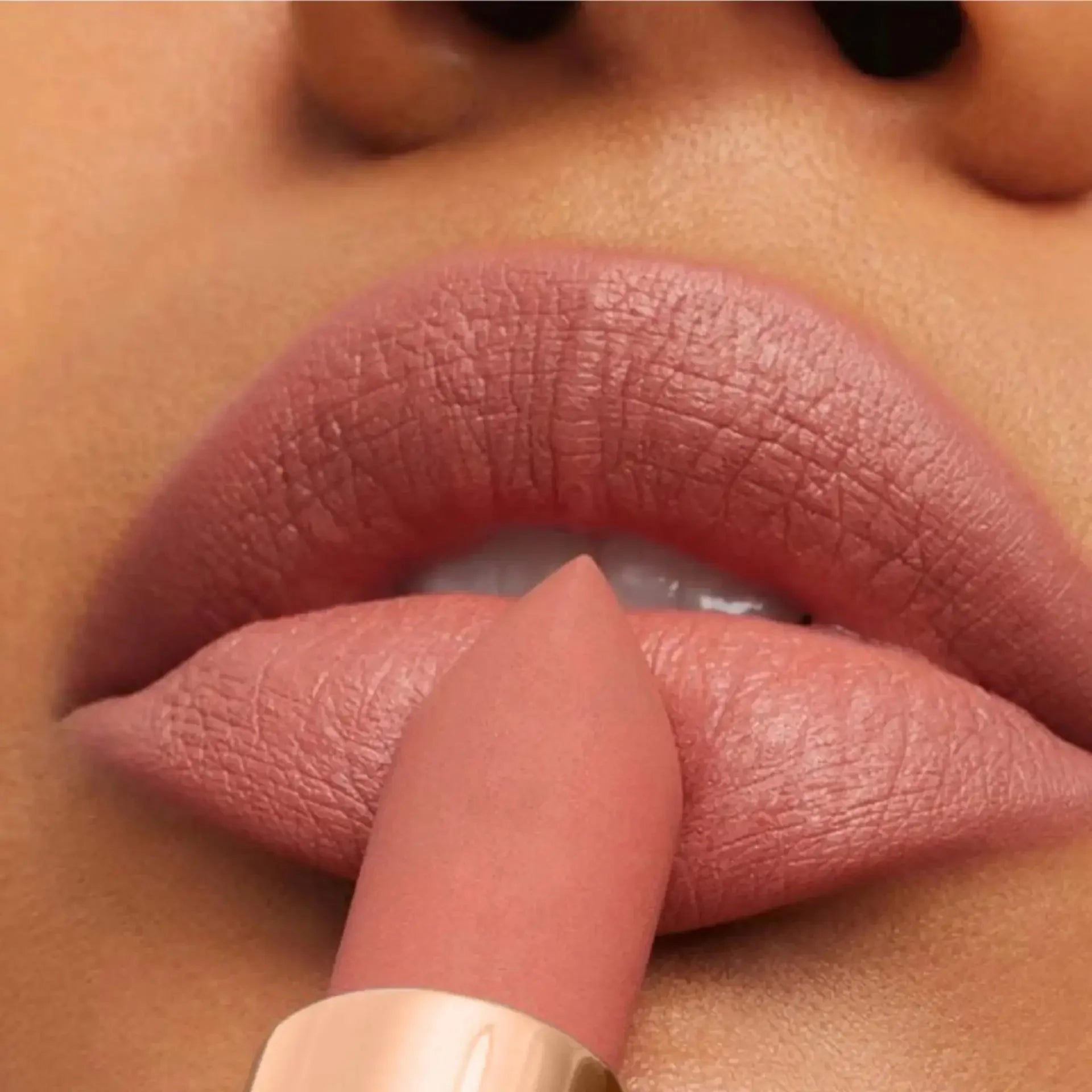 Matte Velvet Lipstick Ice Cream Long Lasting Waterproof Nourishing Moisturizing Highly Pigmented Satin Lip Gloss Non Stick Cup