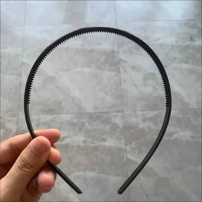 Women Simple Black Headbands Fashion Black Color Casual Hair Accessories Plastic Head Band with Insection for Girls Toiletry