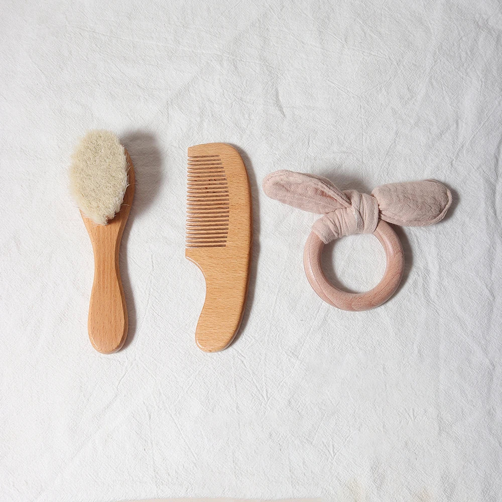 Baby Comb Brush Set Newborn Gift Set Natural Wool Beech Wooden Comb Baby Bib Pacifier Clip Kids Baby Hair Brush