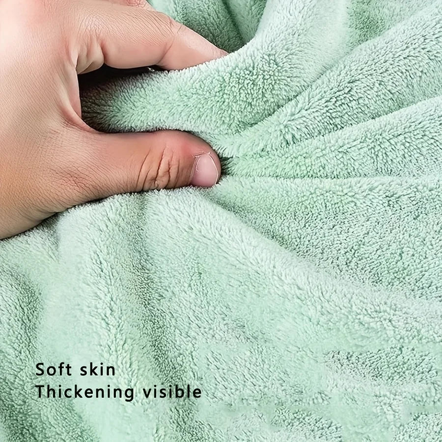 New Coral Fleece Bath Towel for Infants and Children, Suitable for Use in Bathrooms, Swimming Pools, Beaches, and Families. Can Be Used as a Newborn Blanket. Super Absorbent, Comfortable and Soft Fabric. New Pattern Design. M