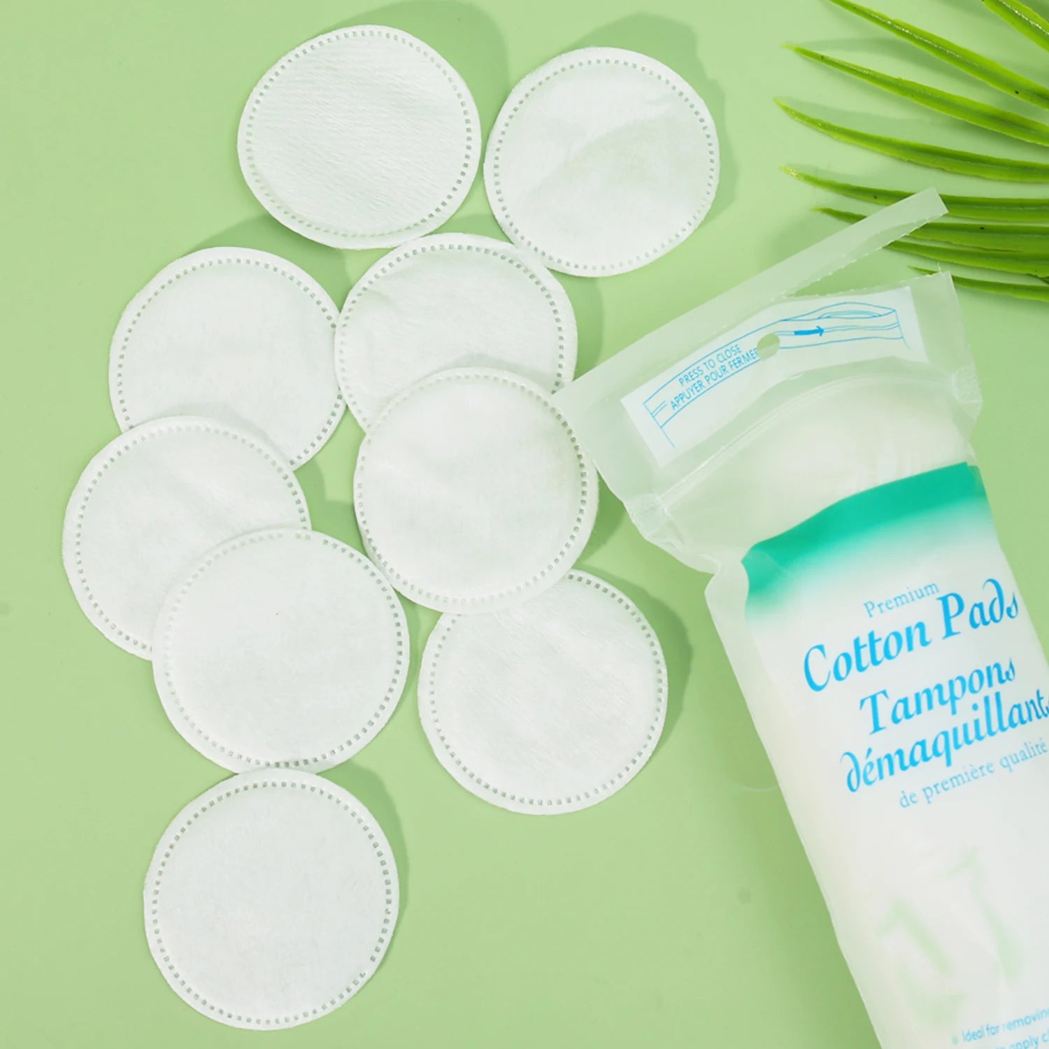 Disposable Soft and Breathable Circular Makeup Remover Pads Doubles Sided Cotton Pads Non-Irritating for Daily Facial Cleaning