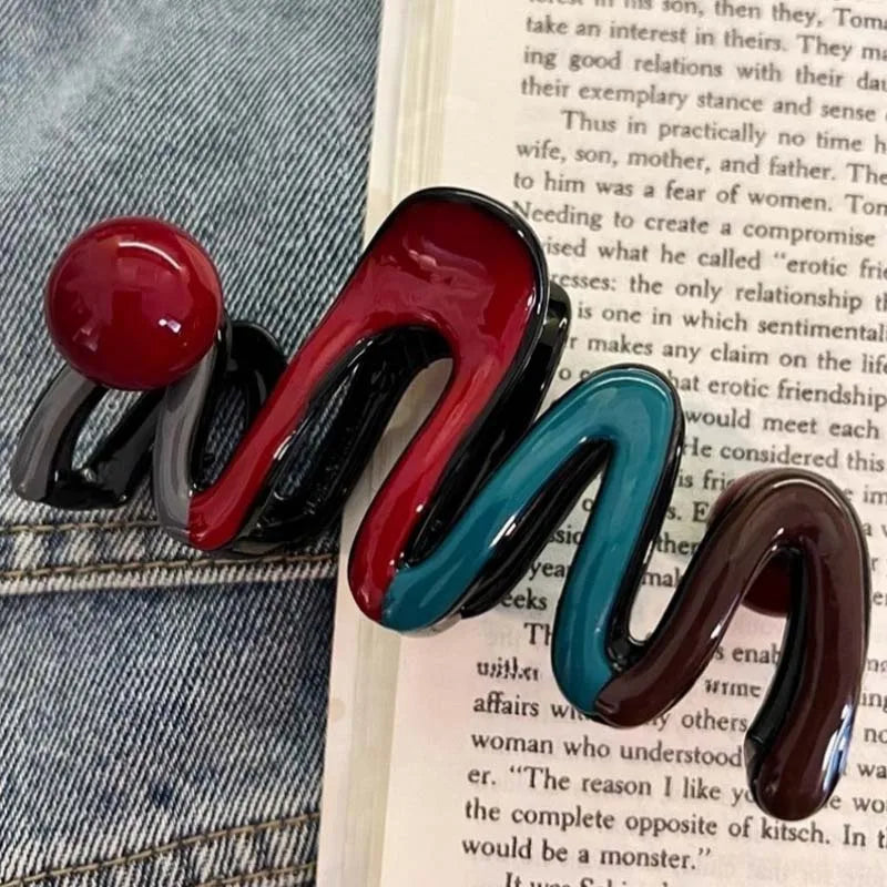 New Fashion Red Wave Hair Claw Clip for Women Korean Sweet Acrylic Bead Large Shark Clip Ponytail Headwear Hair Accessories