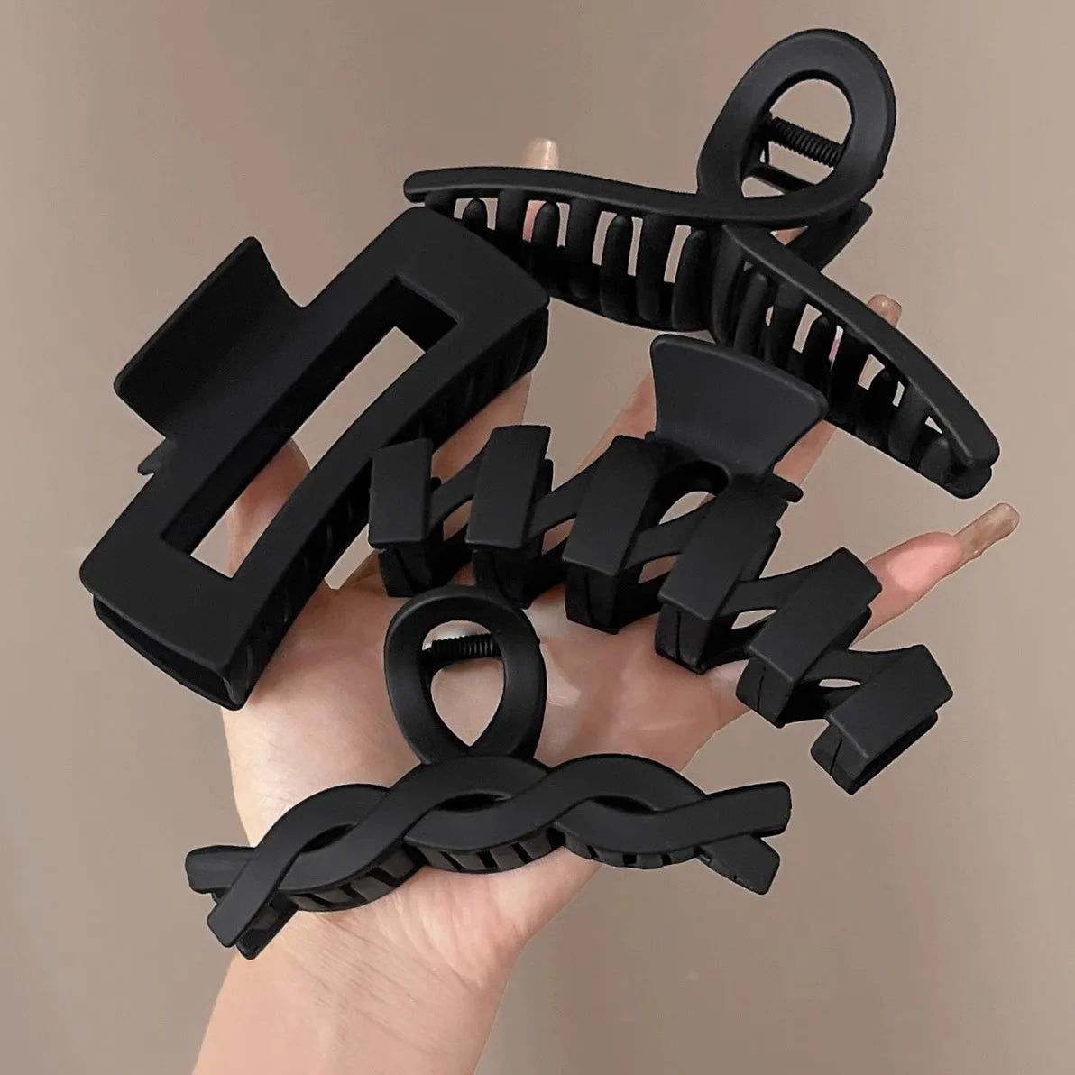 Black Series Big Hair Clip for Women Simplicity Ponytail Clip Women Fashion Shark Clip Girl Hair Clamp