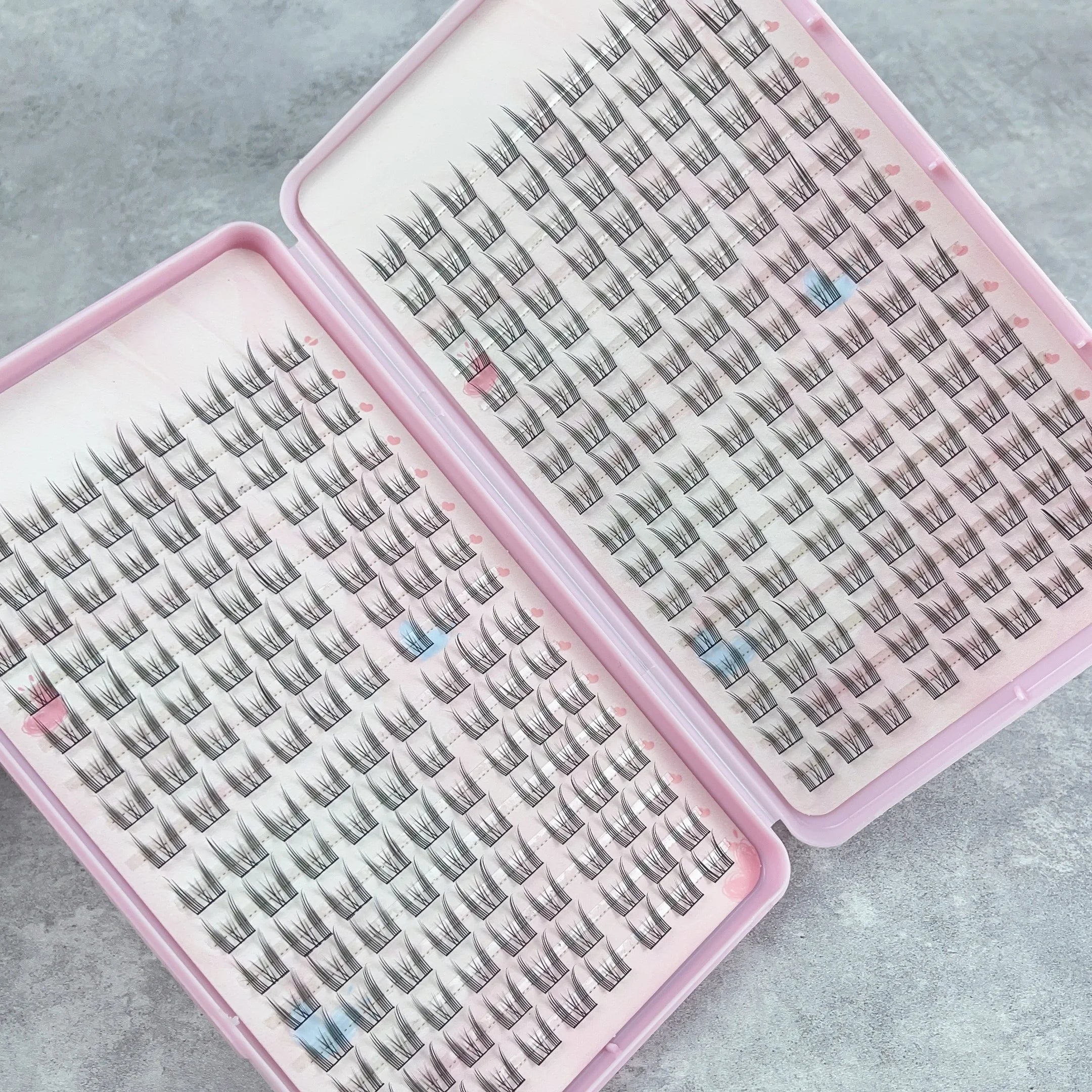 Large-capacity cat-eye false lashes set of 288 lashes, with a natural and light, Korean-style air effect. Length: 10 - 14 mm